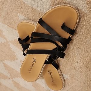 American Eagle toe-loop faux leather sandals with rope detail size 7.5